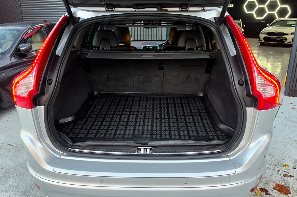 Volvo XC60 SUV, Diesel, 2016, Silver