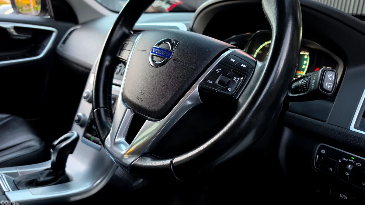 Volvo XC60 SUV, Diesel, 2016, Silver