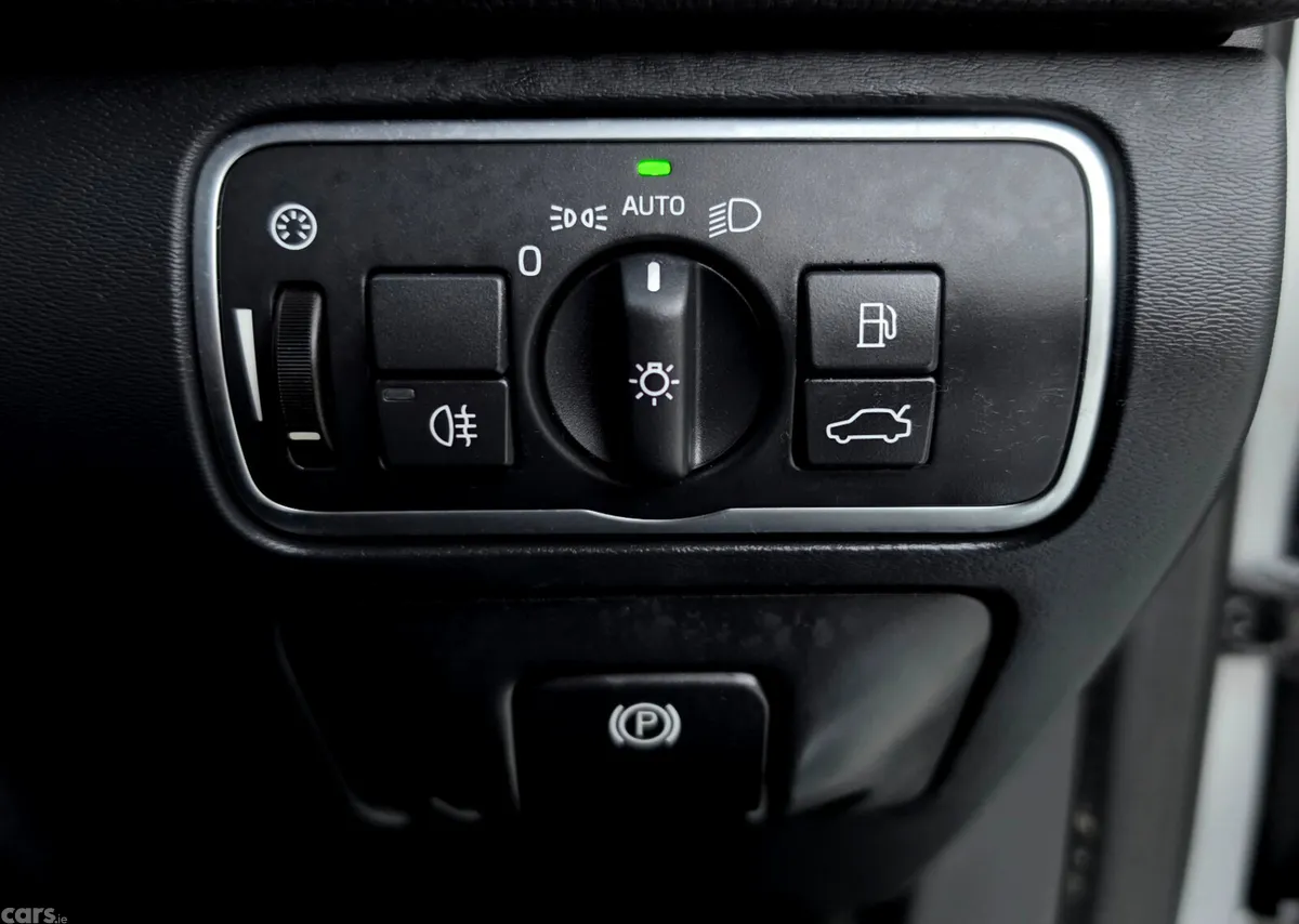 Volvo XC60 SUV, Diesel, 2016, Silver