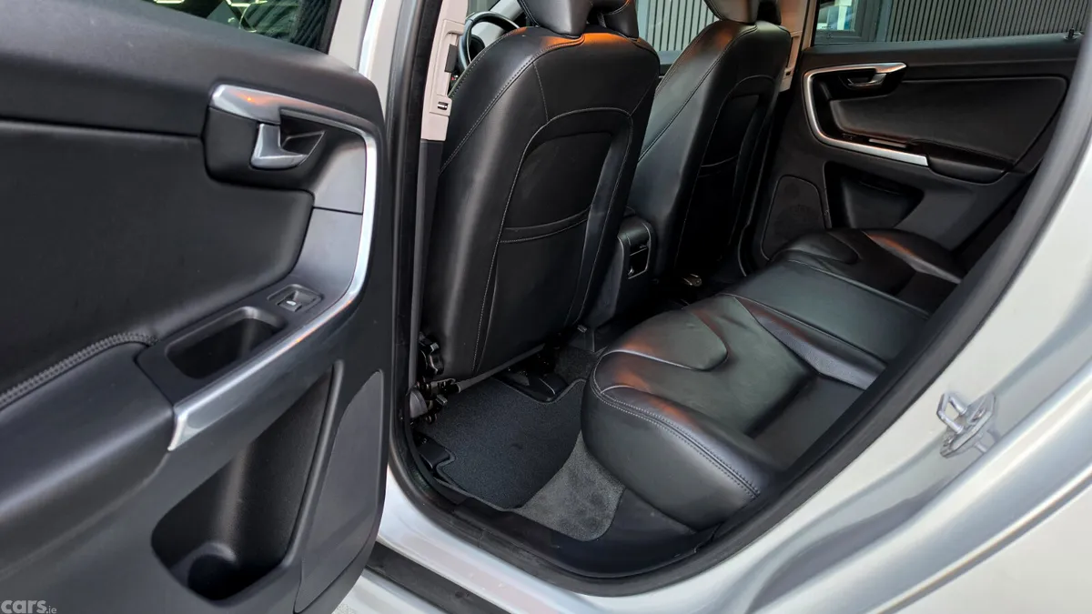 Volvo XC60 SUV, Diesel, 2016, Silver