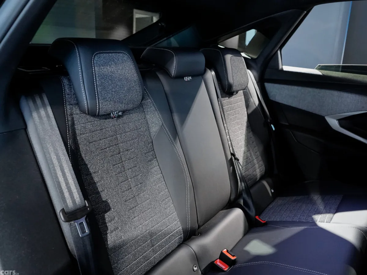 Peugeot 3008 MPV, Petrol Hybrid, 2026, Black