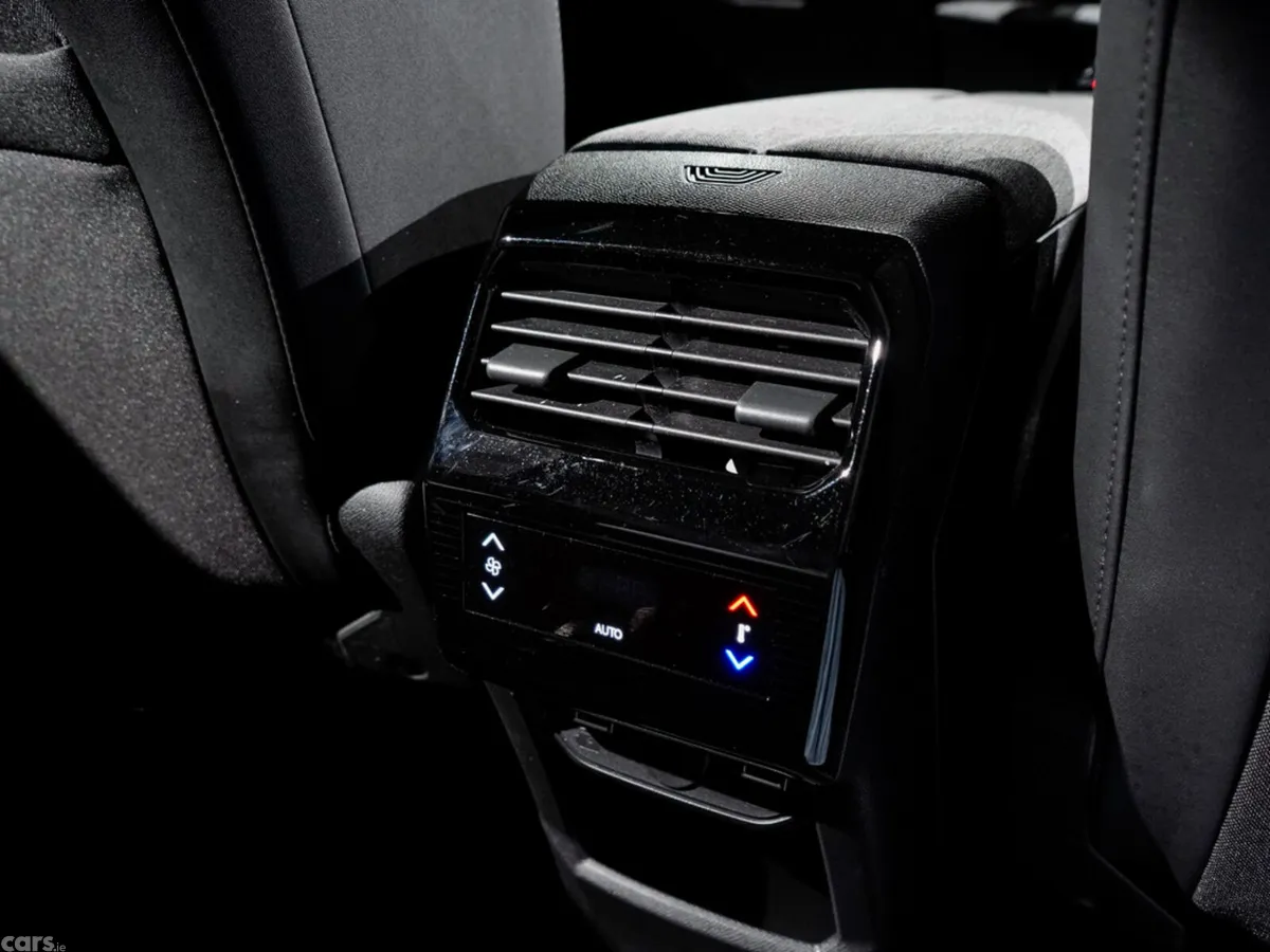 Peugeot 5008 MPV, Petrol Hybrid, 2026, Black