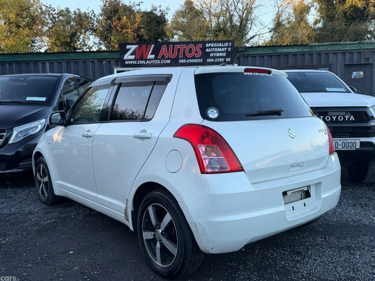 Suzuki Swift Hatchback, Petrol, 2009, White