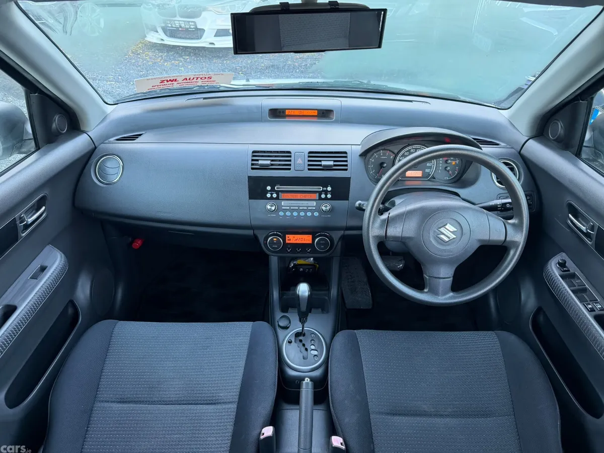 Suzuki Swift Hatchback, Petrol, 2009, White