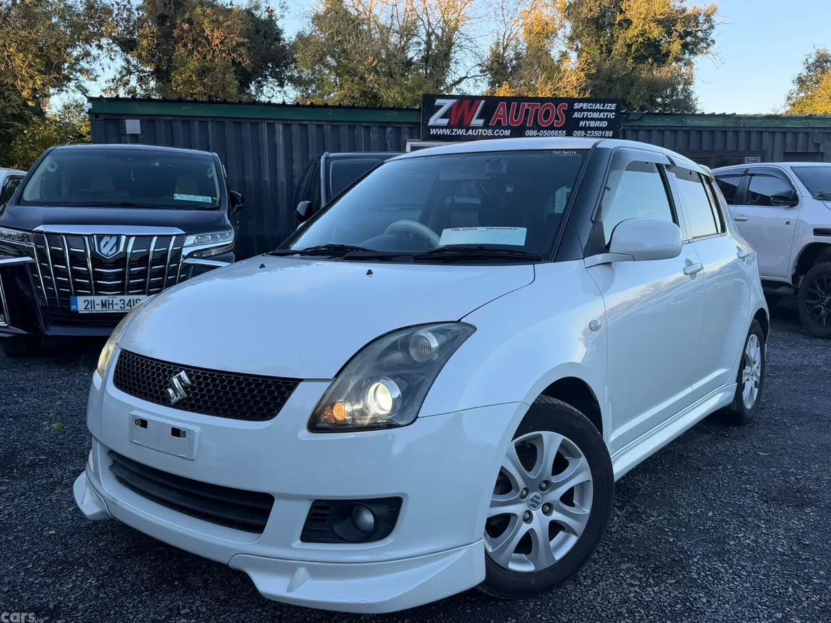 Suzuki Swift Hatchback, Petrol, 2009, White