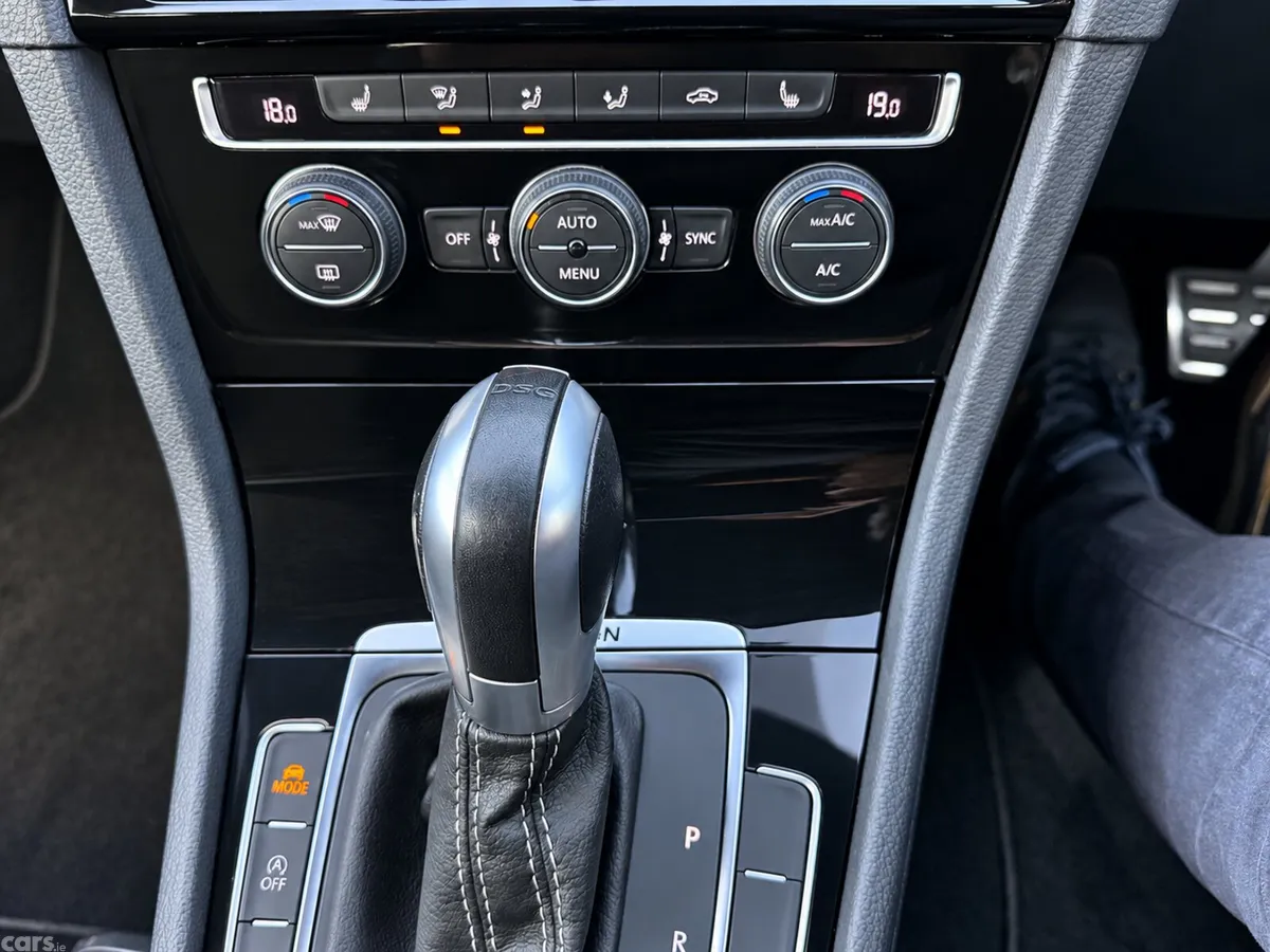 Volkswagen Golf Hatchback, Petrol, 2018, Blue