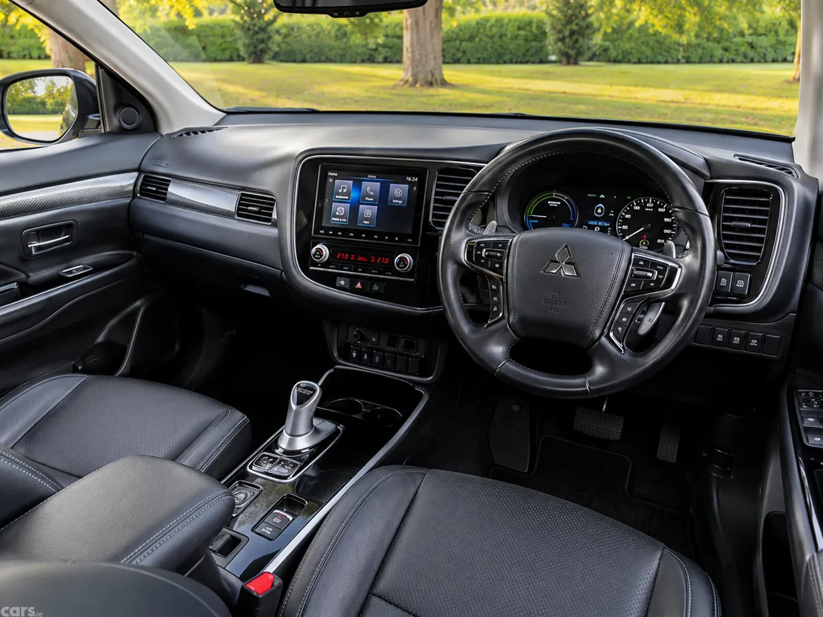 Mitsubishi Outlander SUV, Petrol Plug-in Hybrid, 2018, Black