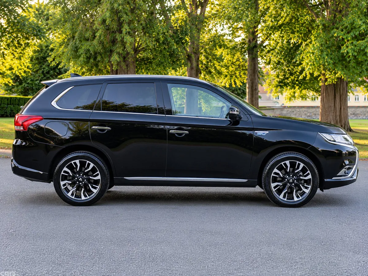 Mitsubishi Outlander SUV, Petrol Plug-in Hybrid, 2018, Black