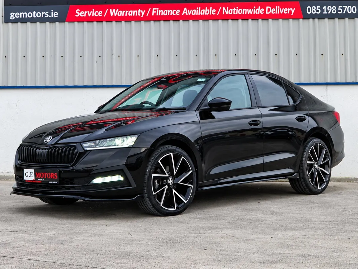 Skoda Octavia Saloon, Diesel, 2023, Black