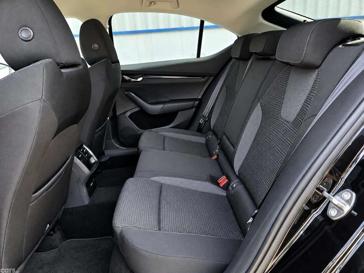Skoda Octavia Saloon, Diesel, 2023, Black