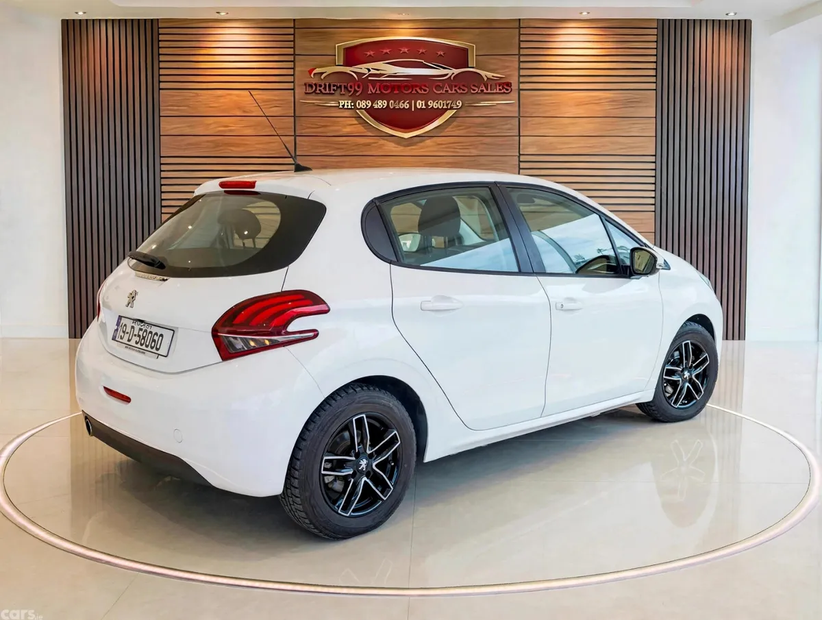 Peugeot 208 Hatchback, Petrol, 2019, White