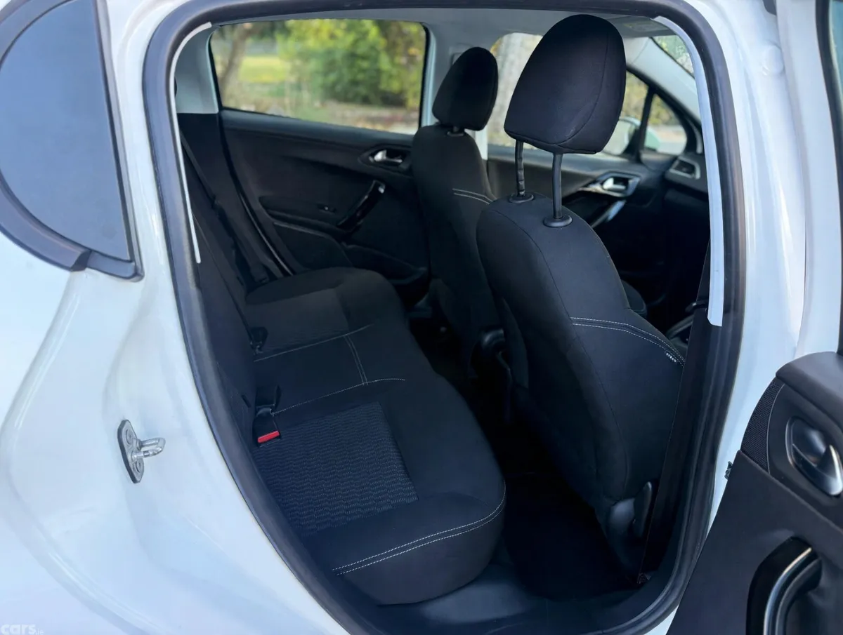 Peugeot 208 Hatchback, Petrol, 2019, White