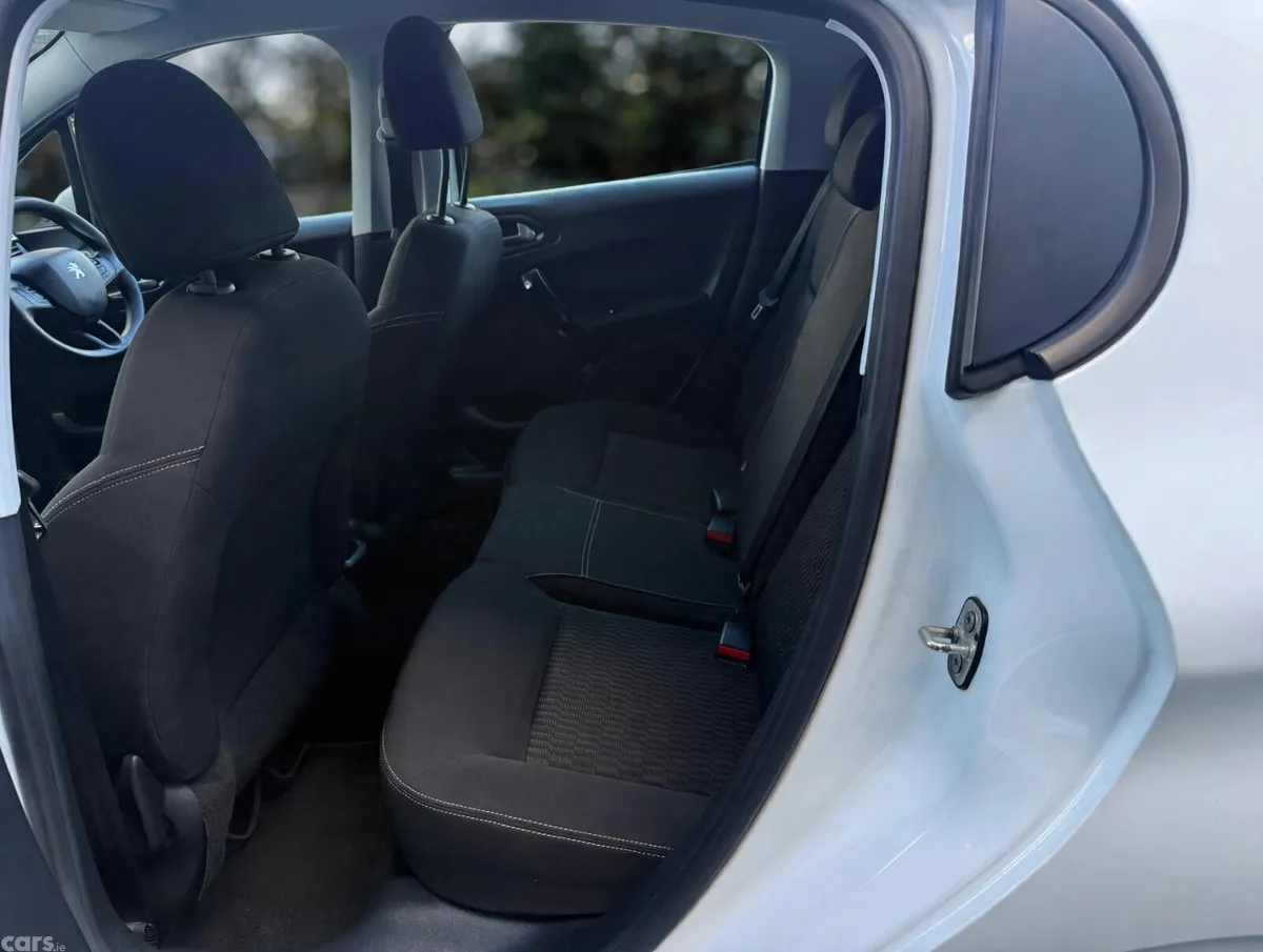 Peugeot 208 Hatchback, Petrol, 2019, White