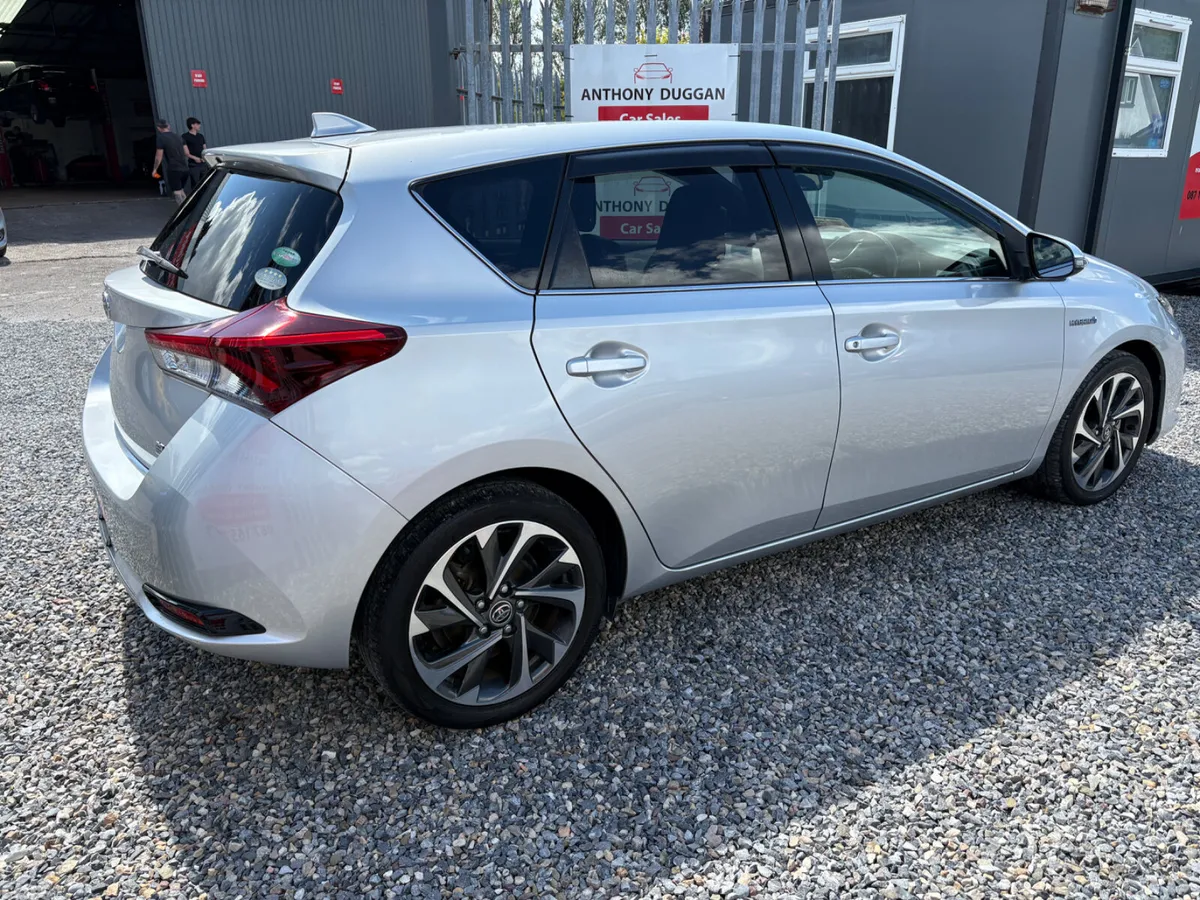 Toyota Auris Hatchback, Petrol Hybrid, 2017, Silver