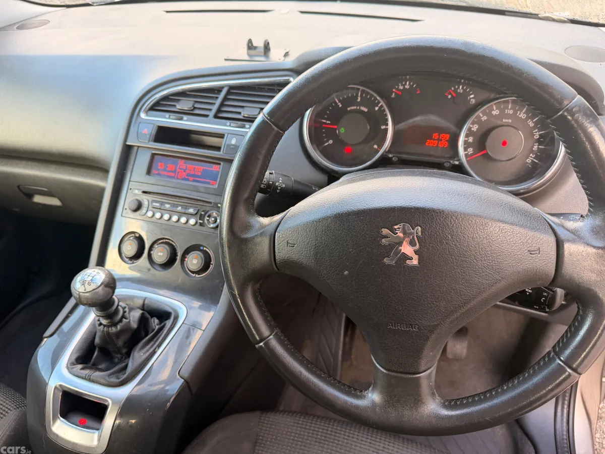 Peugeot 5008 MPV, Diesel, 2012, Grey