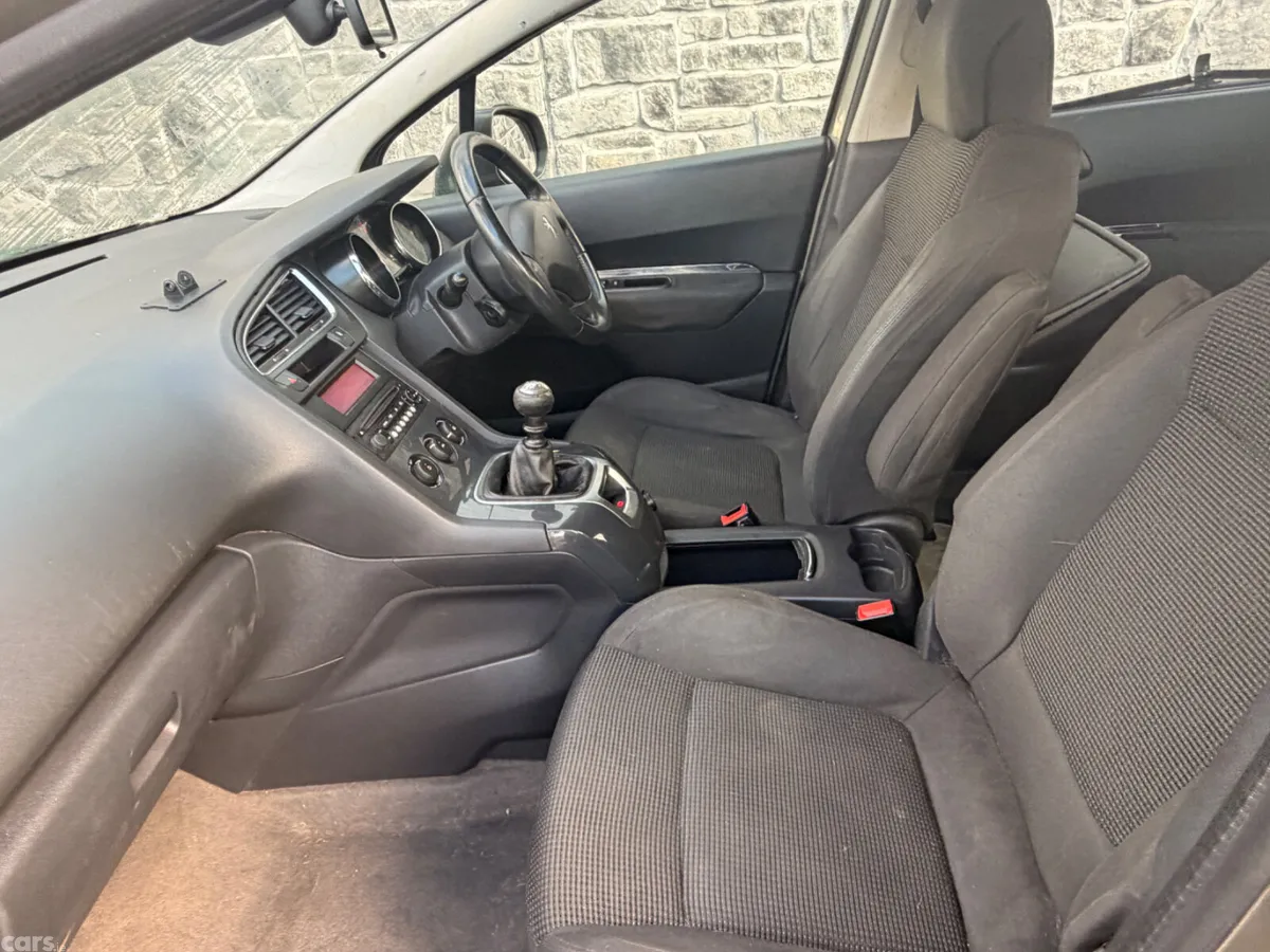 Peugeot 5008 MPV, Diesel, 2012, Grey