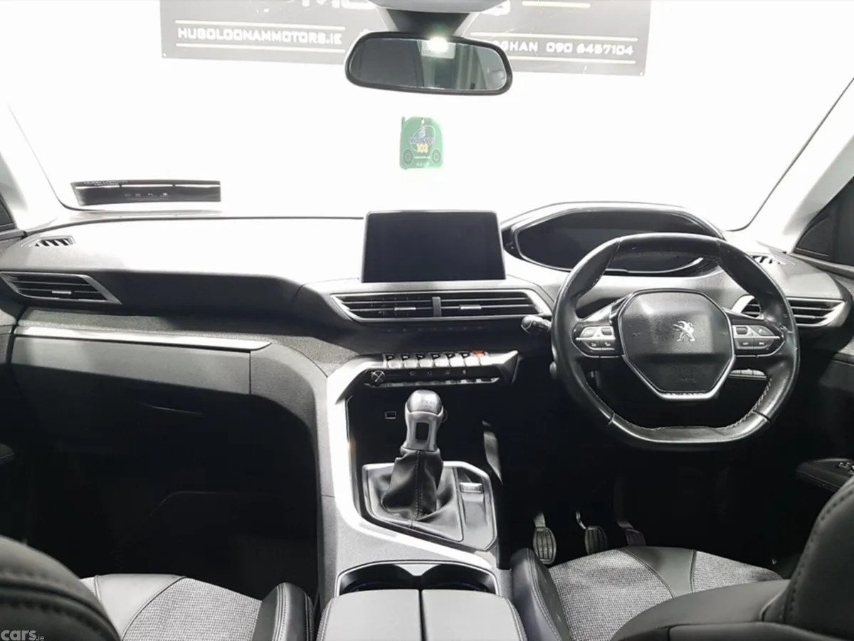 Peugeot 3008 MPV, Diesel, 2019, Red