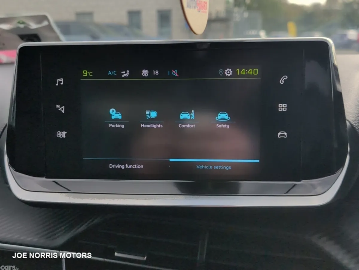 Peugeot 2008 MPV, Electric, 2021, Blue