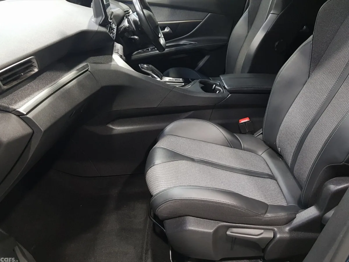 Peugeot 3008 MPV, Diesel, 2022, Blue