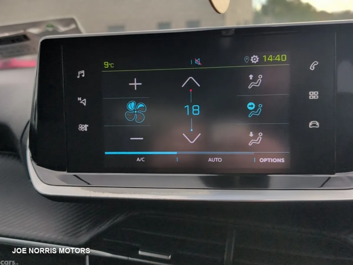 Peugeot 2008 MPV, Electric, 2021, Blue