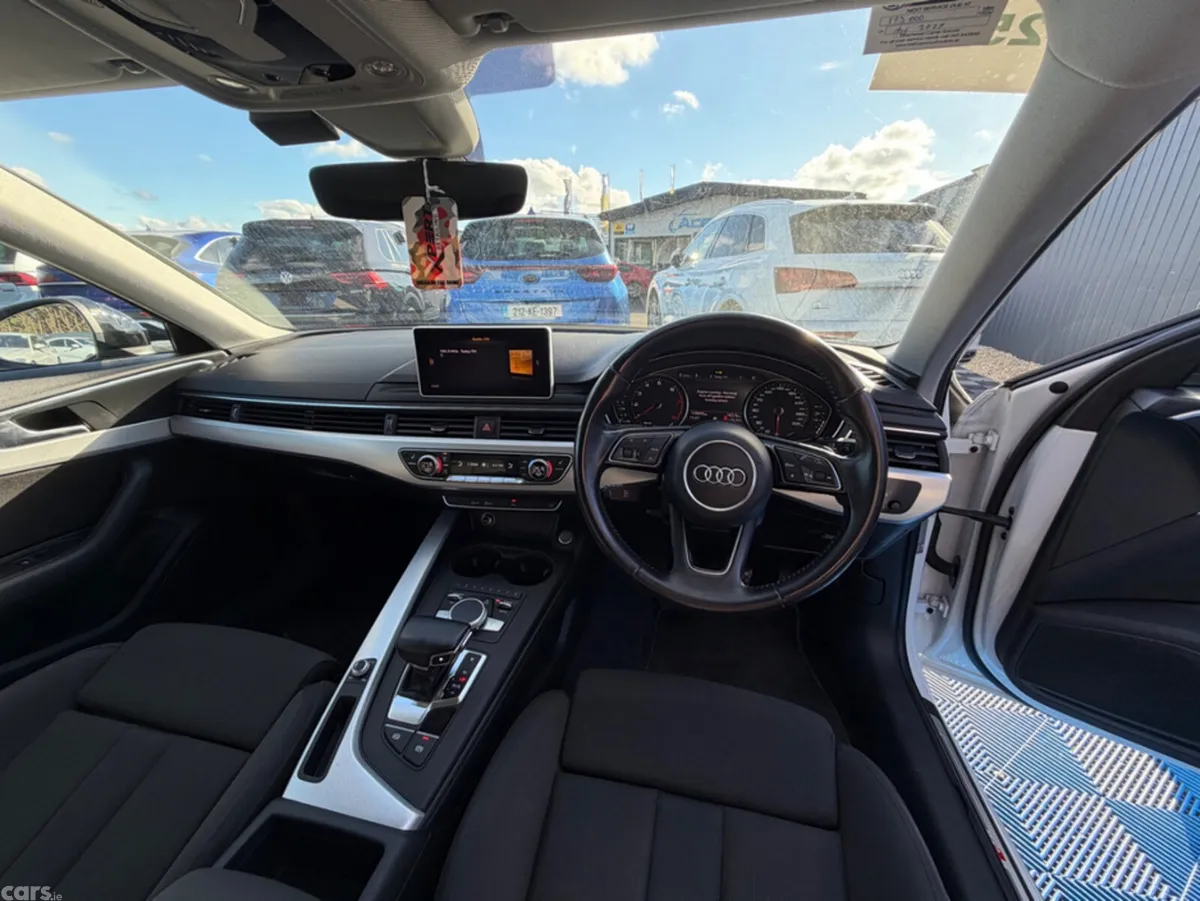 Audi A4 Saloon, Petrol, 2017, White