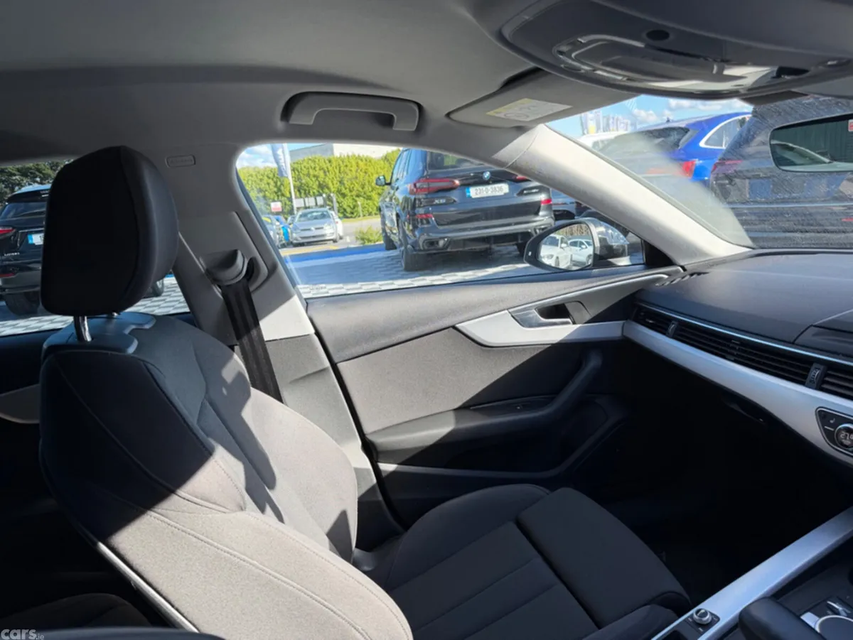 Audi A4 Saloon, Petrol, 2017, White
