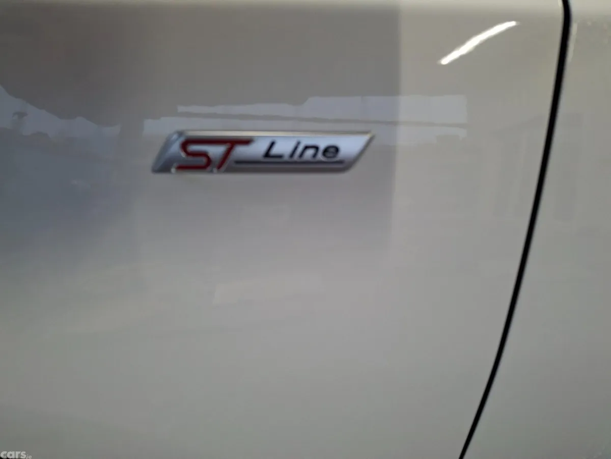 Ford Focus Hatchback, Petrol, 2022, White