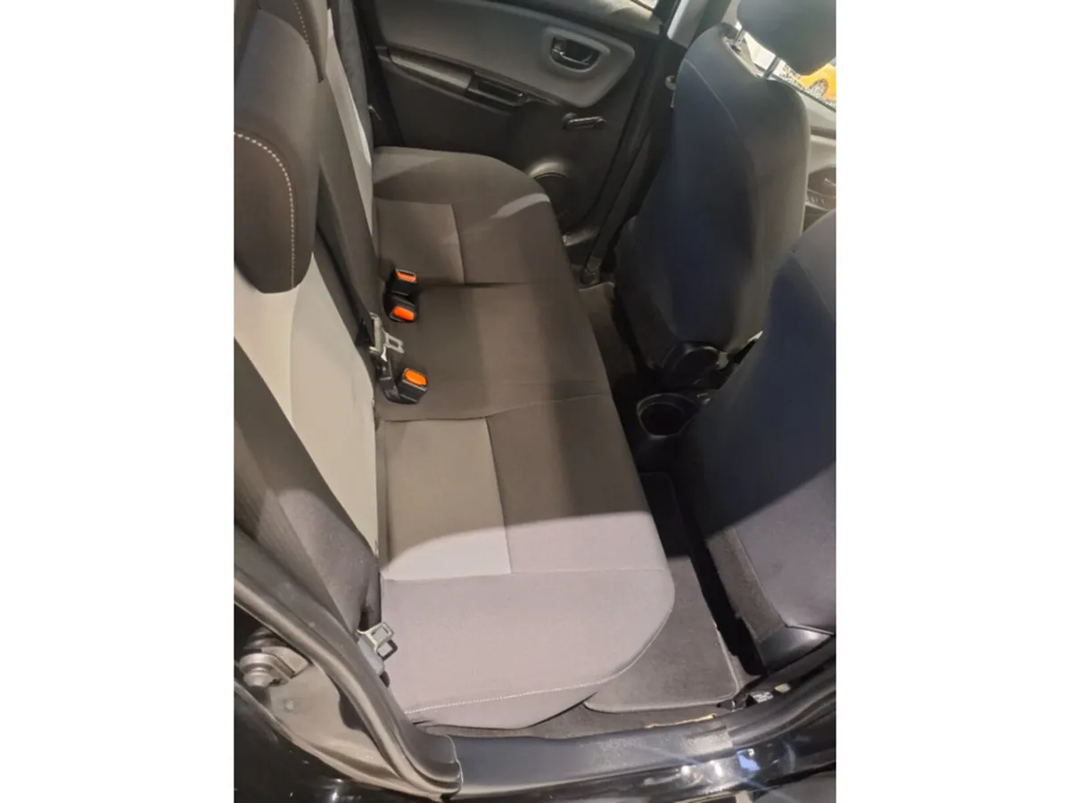 Toyota Yaris Hatchback, Petrol, 2017, Black