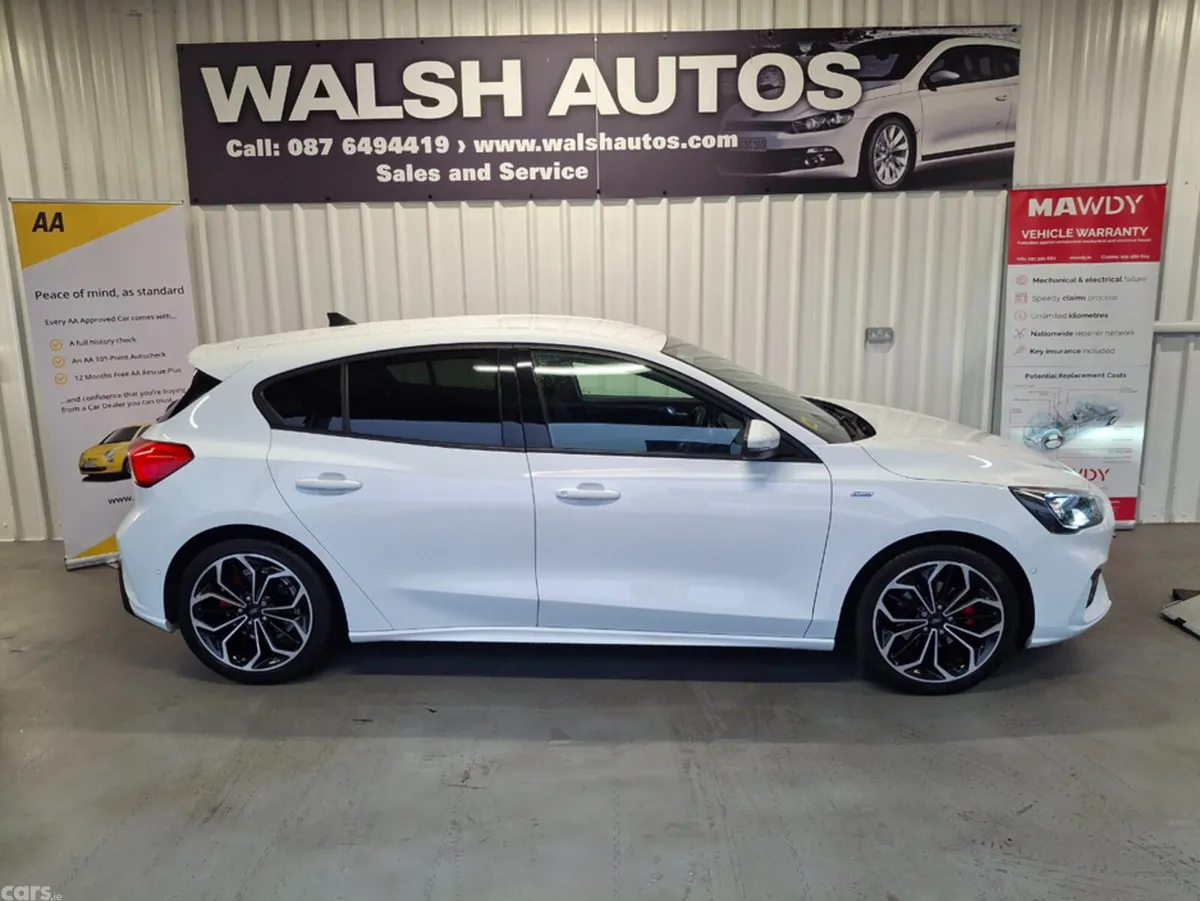 Ford Focus Hatchback, Petrol, 2022, White