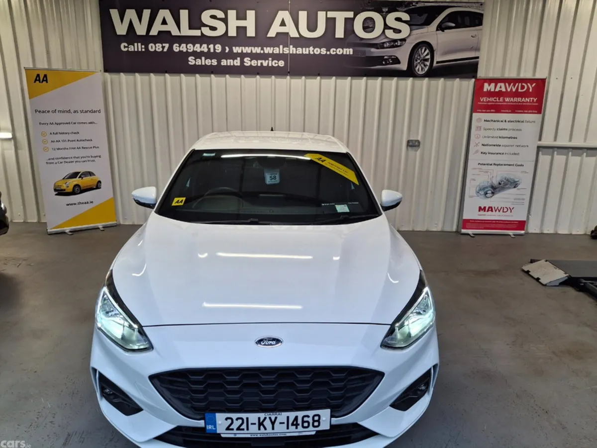 Ford Focus Hatchback, Petrol, 2022, White