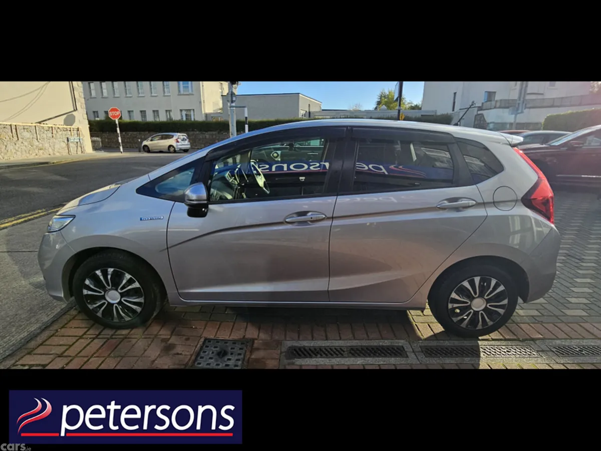 Honda Fit Hatchback, Petrol Hybrid, 2018, Silver