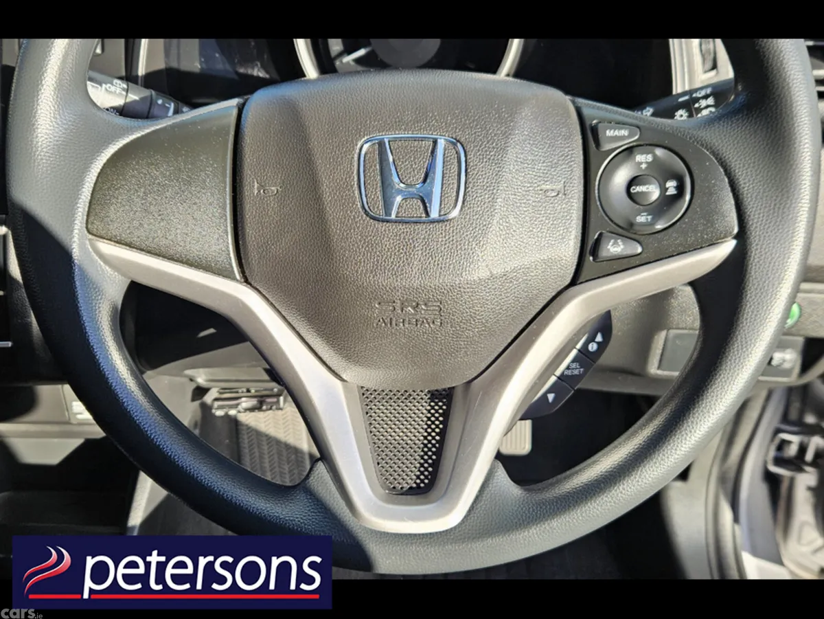 Honda Fit Hatchback, Petrol Hybrid, 2018, Silver