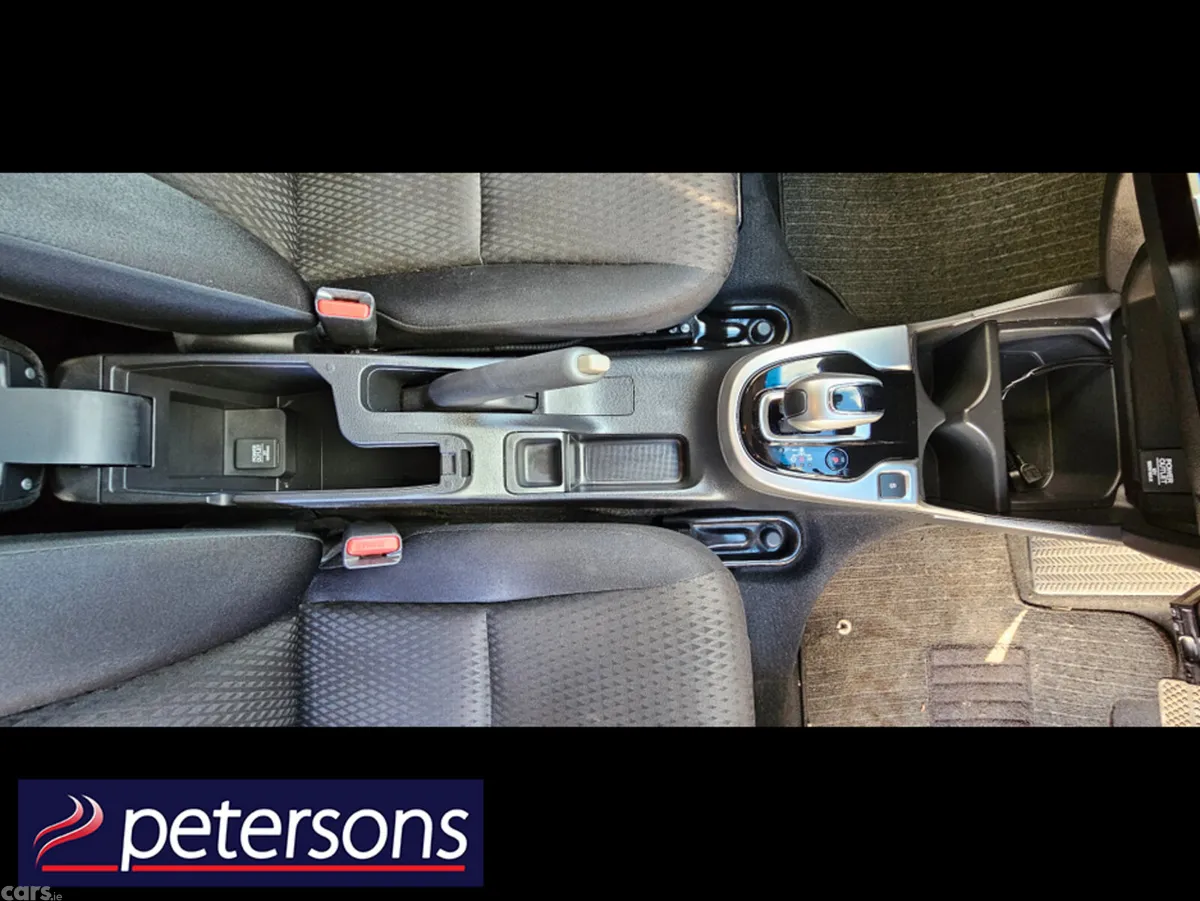 Honda Fit Hatchback, Petrol Hybrid, 2018, Silver