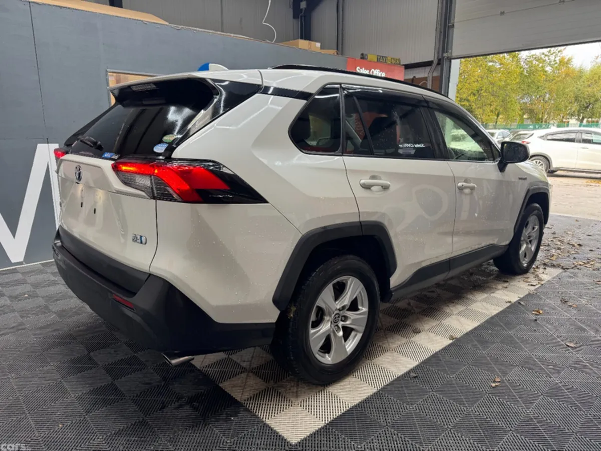 Toyota RAV4 SUV, Petrol Hybrid, 2019, White