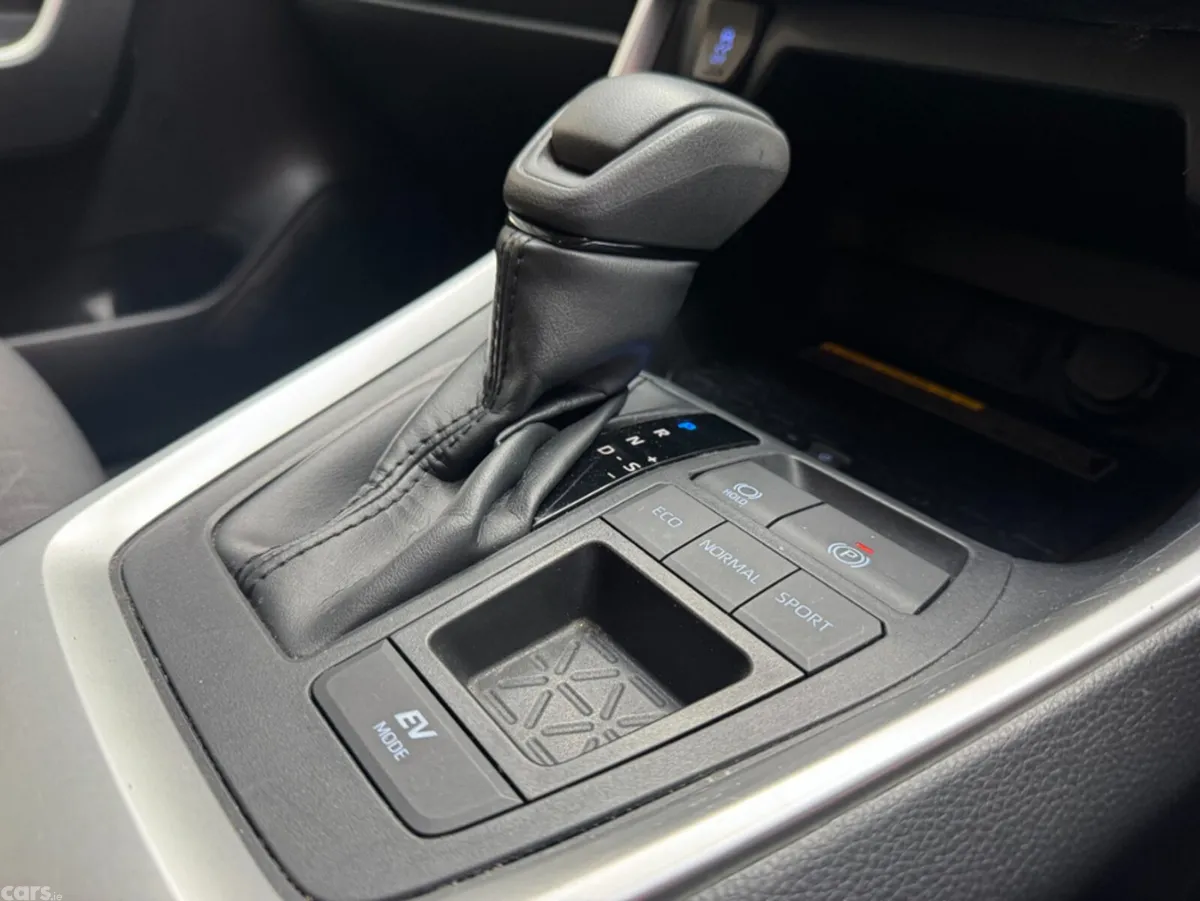 Toyota RAV4 SUV, Petrol Hybrid, 2019, White
