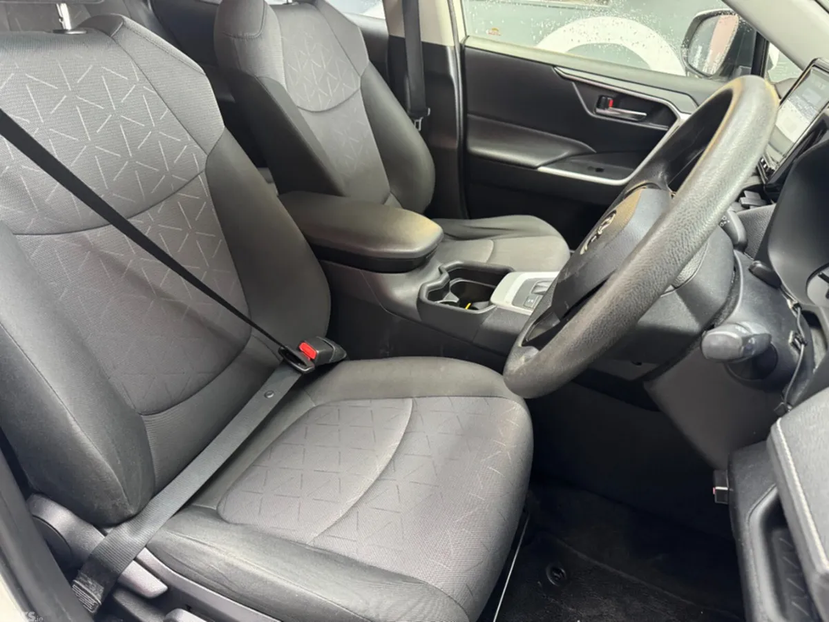 Toyota RAV4 SUV, Petrol Hybrid, 2019, White