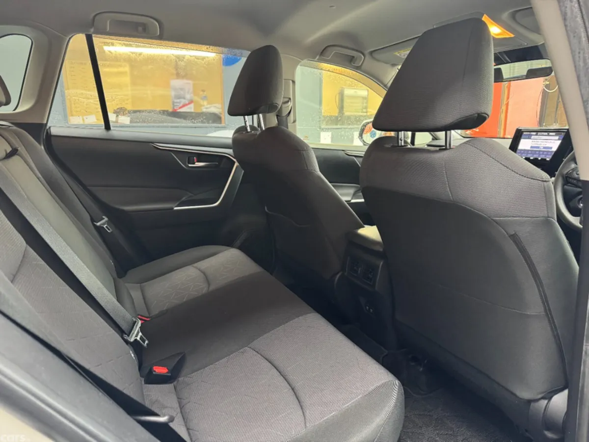 Toyota RAV4 SUV, Petrol Hybrid, 2019, White