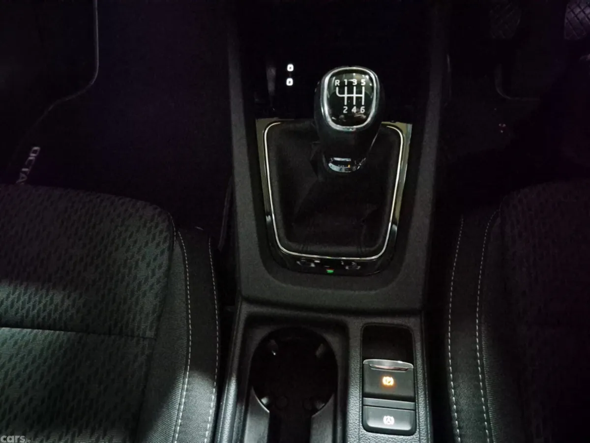 Skoda Octavia Hatchback, Diesel, 2024, Black