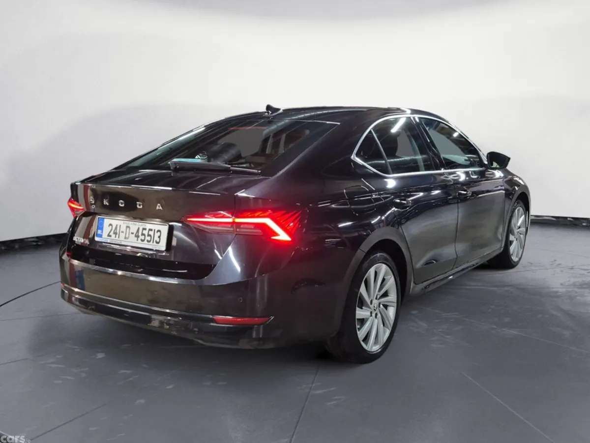 Skoda Octavia Hatchback, Diesel, 2024, Black