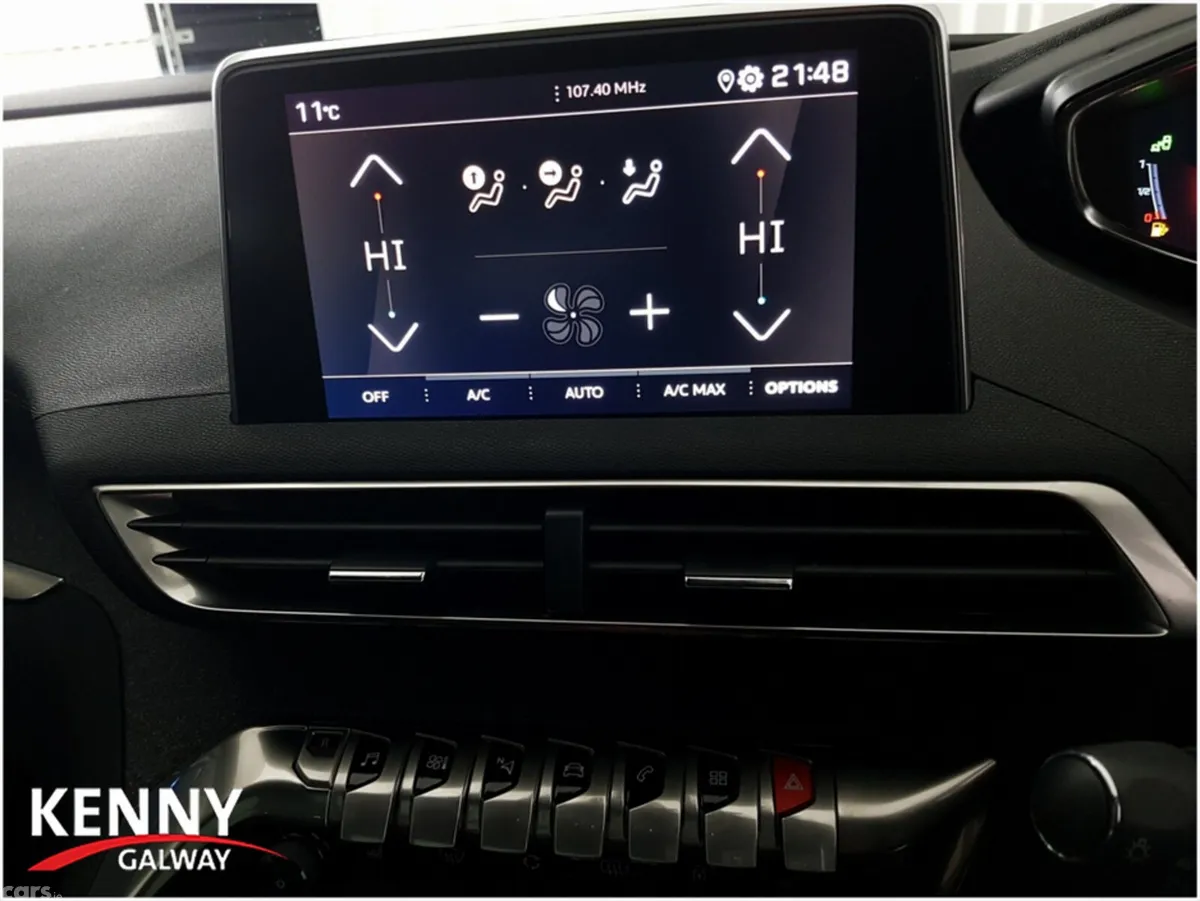 Peugeot 3008 MPV, Petrol, 2019, White