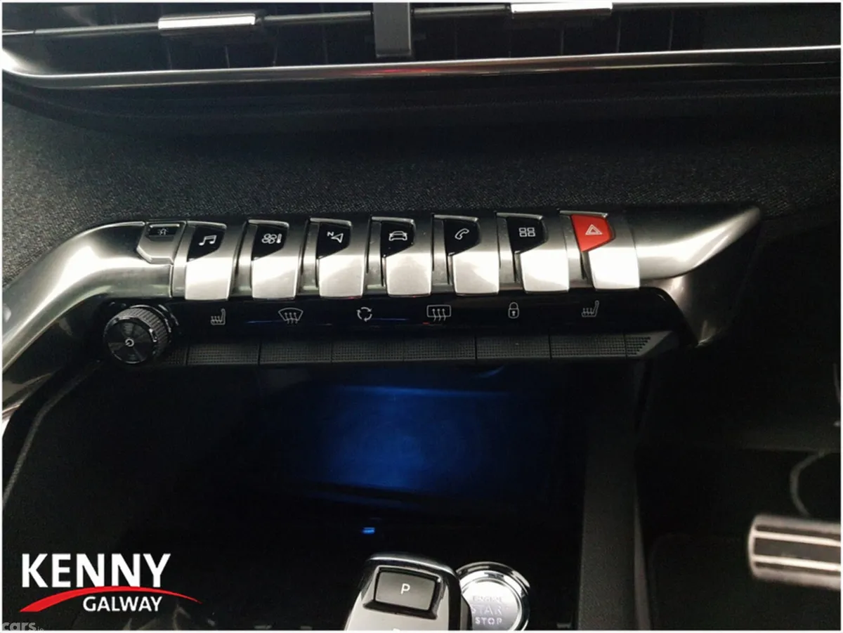 Peugeot 3008 MPV, Petrol, 2019, White