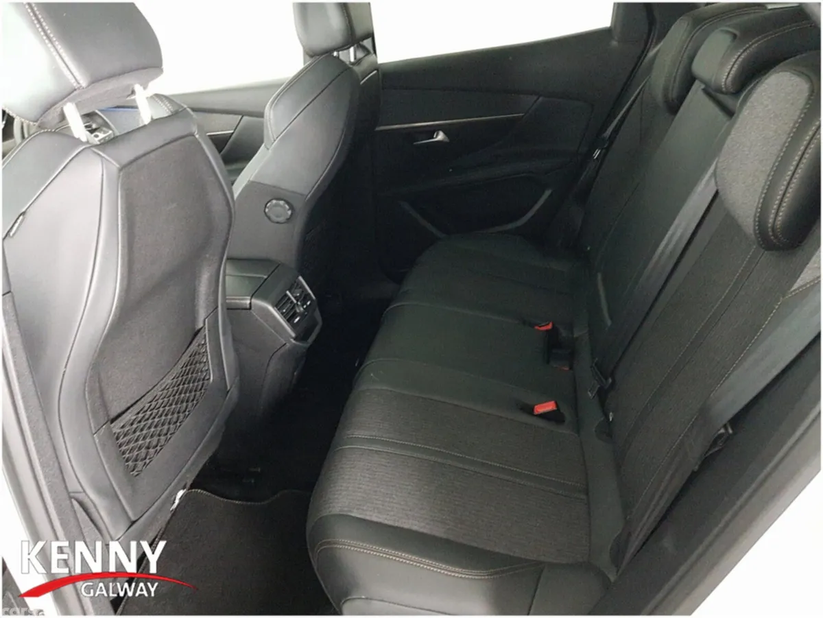 Peugeot 3008 MPV, Petrol, 2019, White