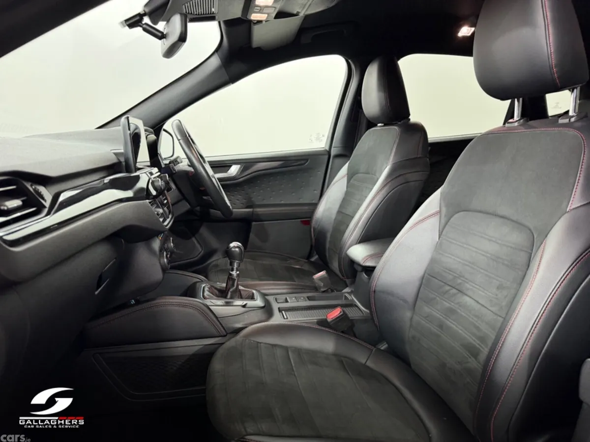 Ford Kuga Hatchback, Diesel, 2021, Red