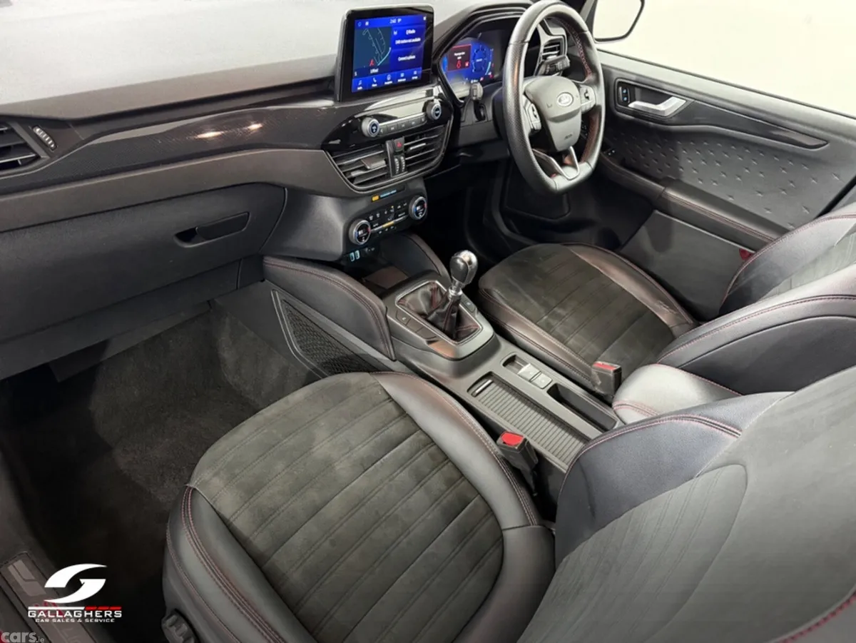 Ford Kuga Hatchback, Diesel, 2021, Red