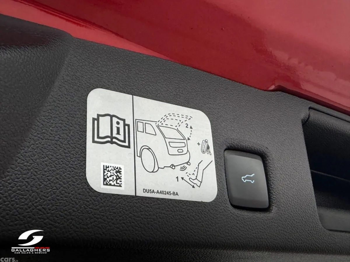 Ford Kuga Hatchback, Diesel, 2021, Red