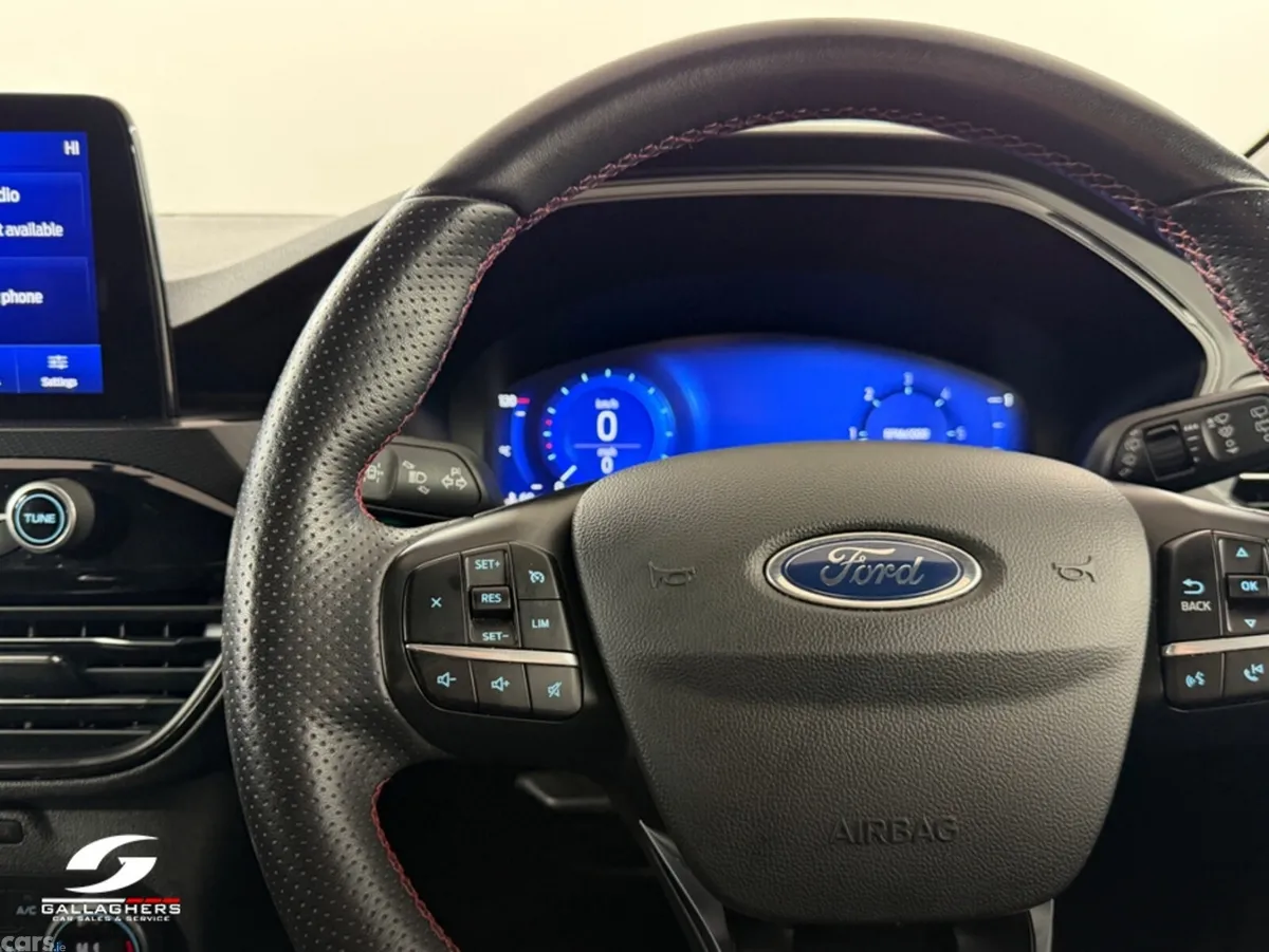 Ford Kuga Hatchback, Diesel, 2021, Red