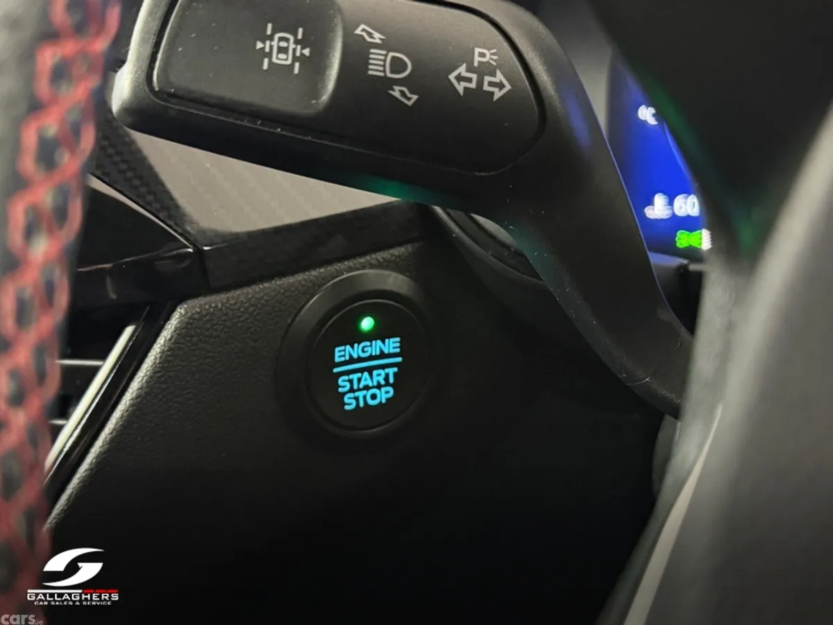 Ford Kuga Hatchback, Diesel, 2021, Red