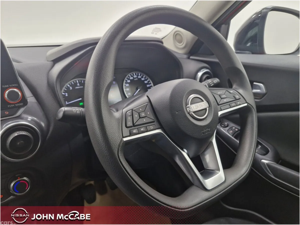 Nissan Juke MPV, Petrol, 2024, Red