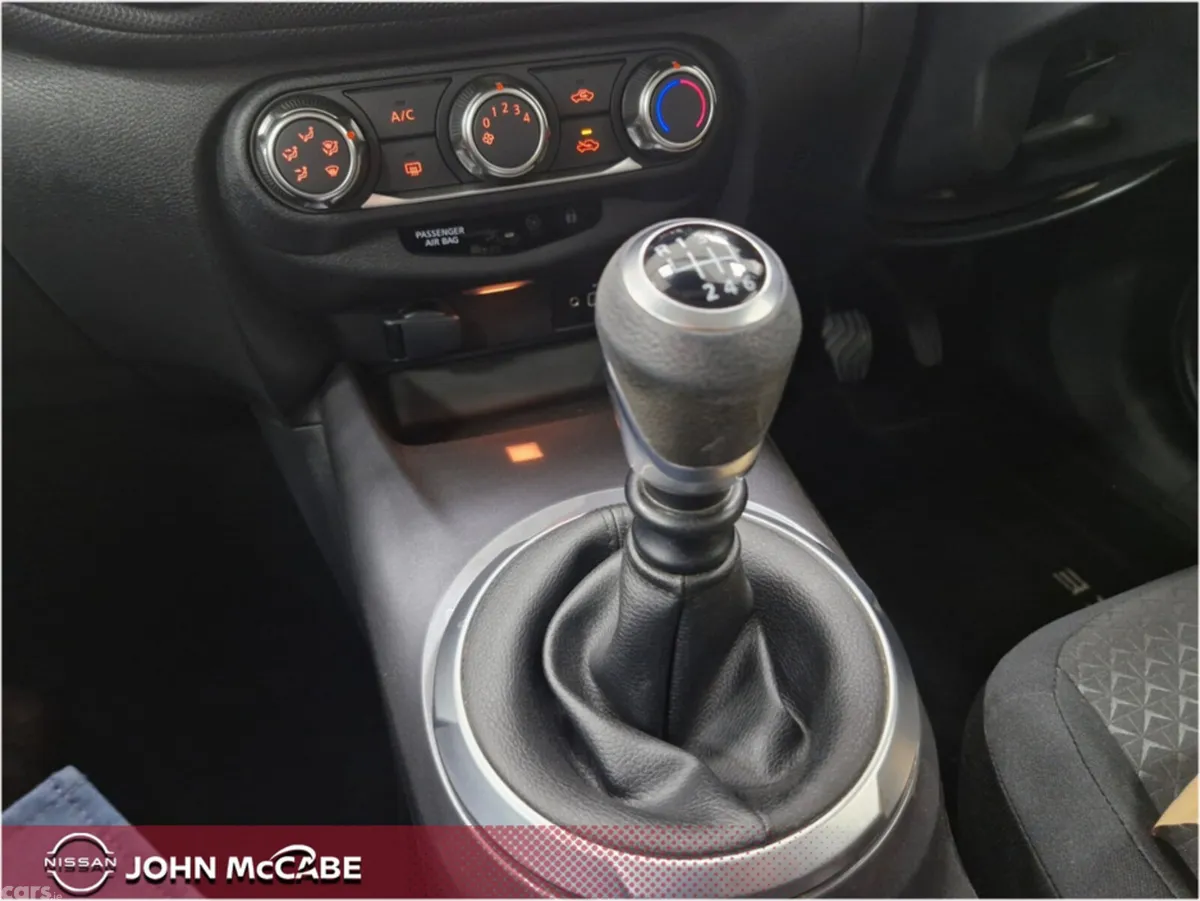 Nissan Juke MPV, Petrol, 2024, Red