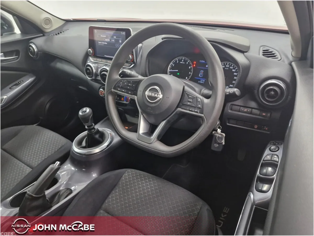 Nissan Juke MPV, Petrol, 2024, Red
